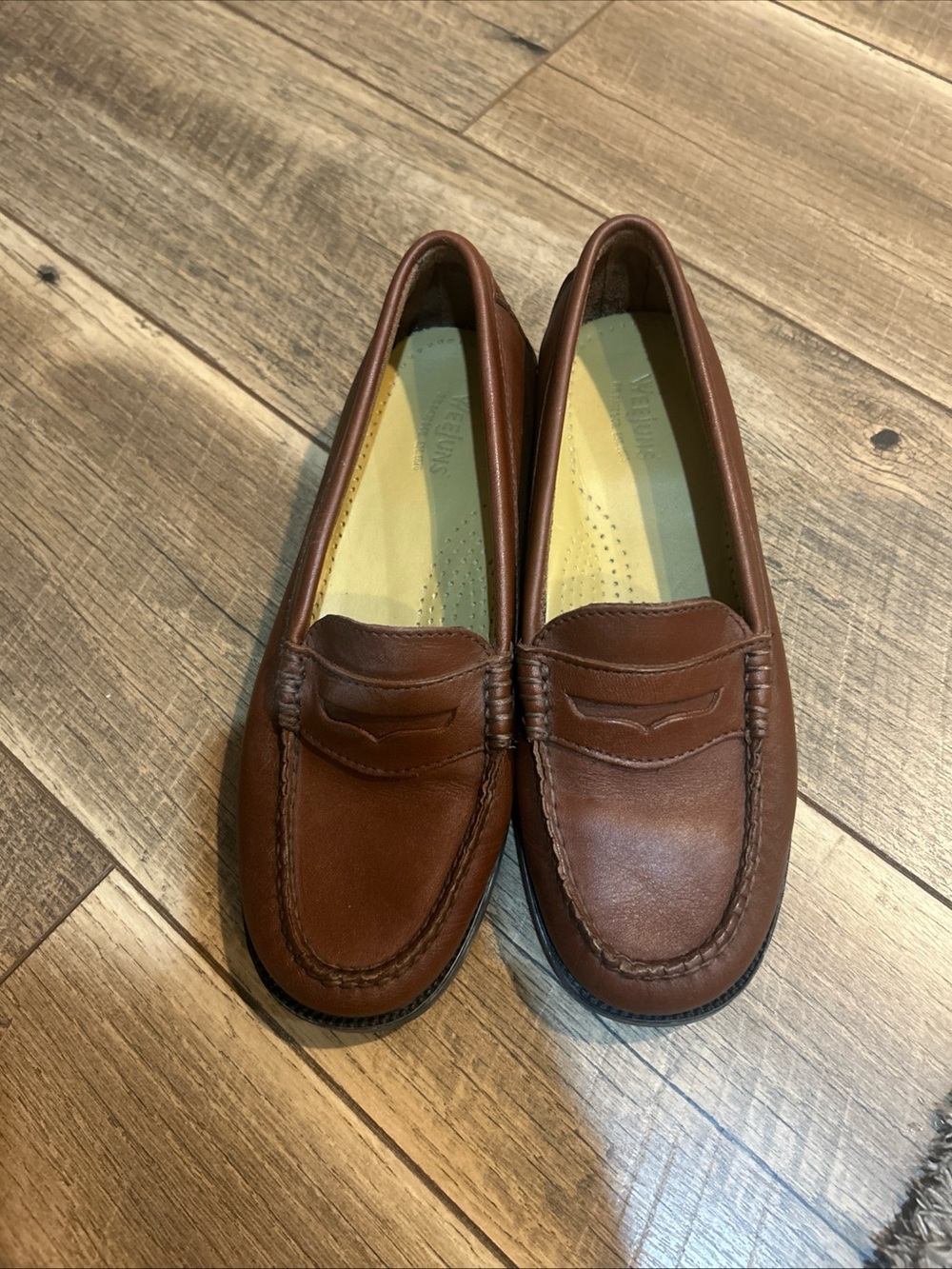 Bass Co Weejuns Bass Kathleen Brown Leather Woman’s Sz 5.5M Penny Loafer VTG